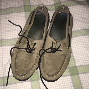 Tan Sperrys